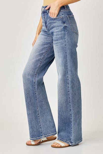 Pants- Risen MidRise Wide Leg Jeans