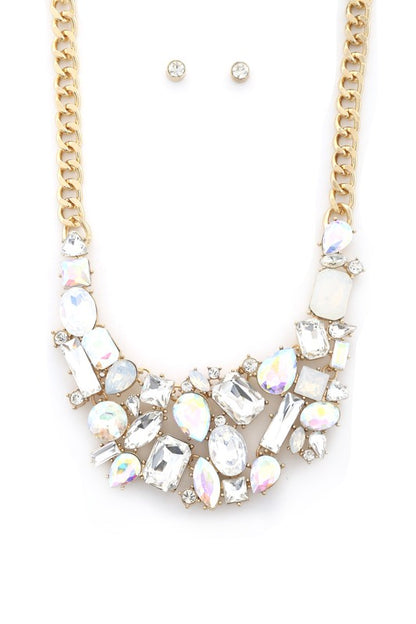 JEWELRY- NECKLACE- GARBO TEARDROP BIB