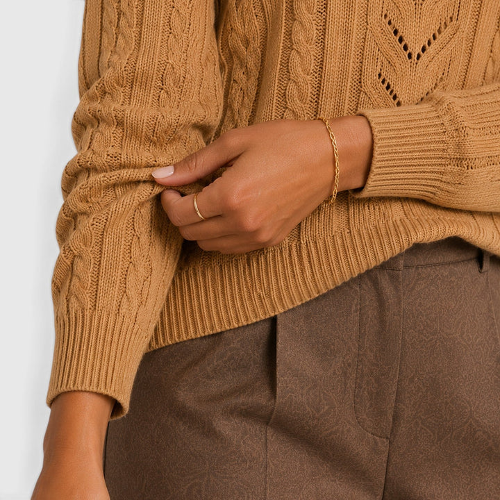 Andrea | Stylish Crew Neck Chunky Cable Knit Sweater