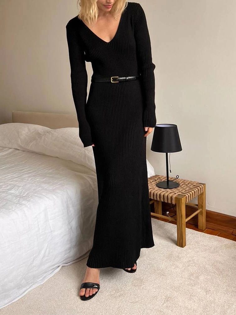 Brittany | Elegant Ribbed V-Neck Long Sleeve Maxi Sweater Dress