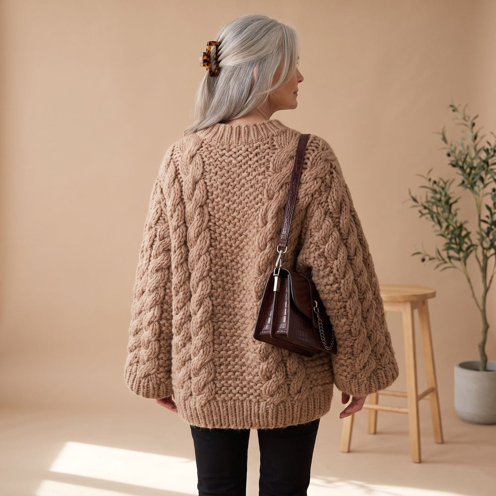 Hannah | Oversized Crew Neck Chunky Cable Knit Sweater