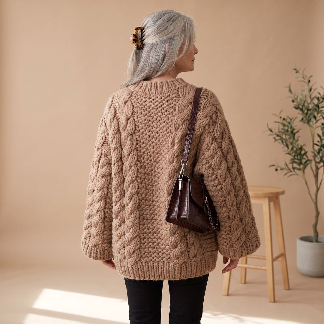 Hannah | Oversized Crew Neck Chunky Cable Knit Sweater