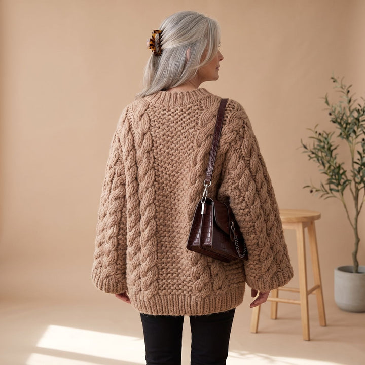 Hannah | Oversized Crew Neck Chunky Cable Knit Sweater