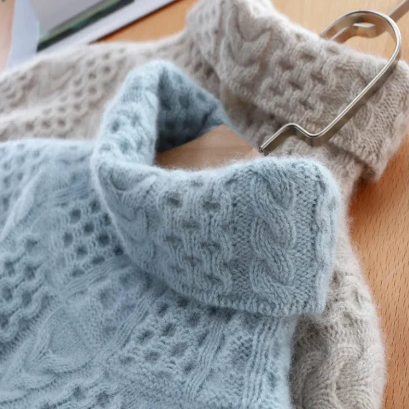 Madison | Oversized Cable Knit Turtleneck Sweater