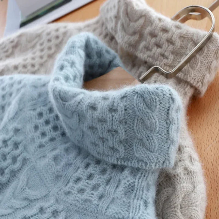 Madison | Oversized Cable Knit Turtleneck Sweater